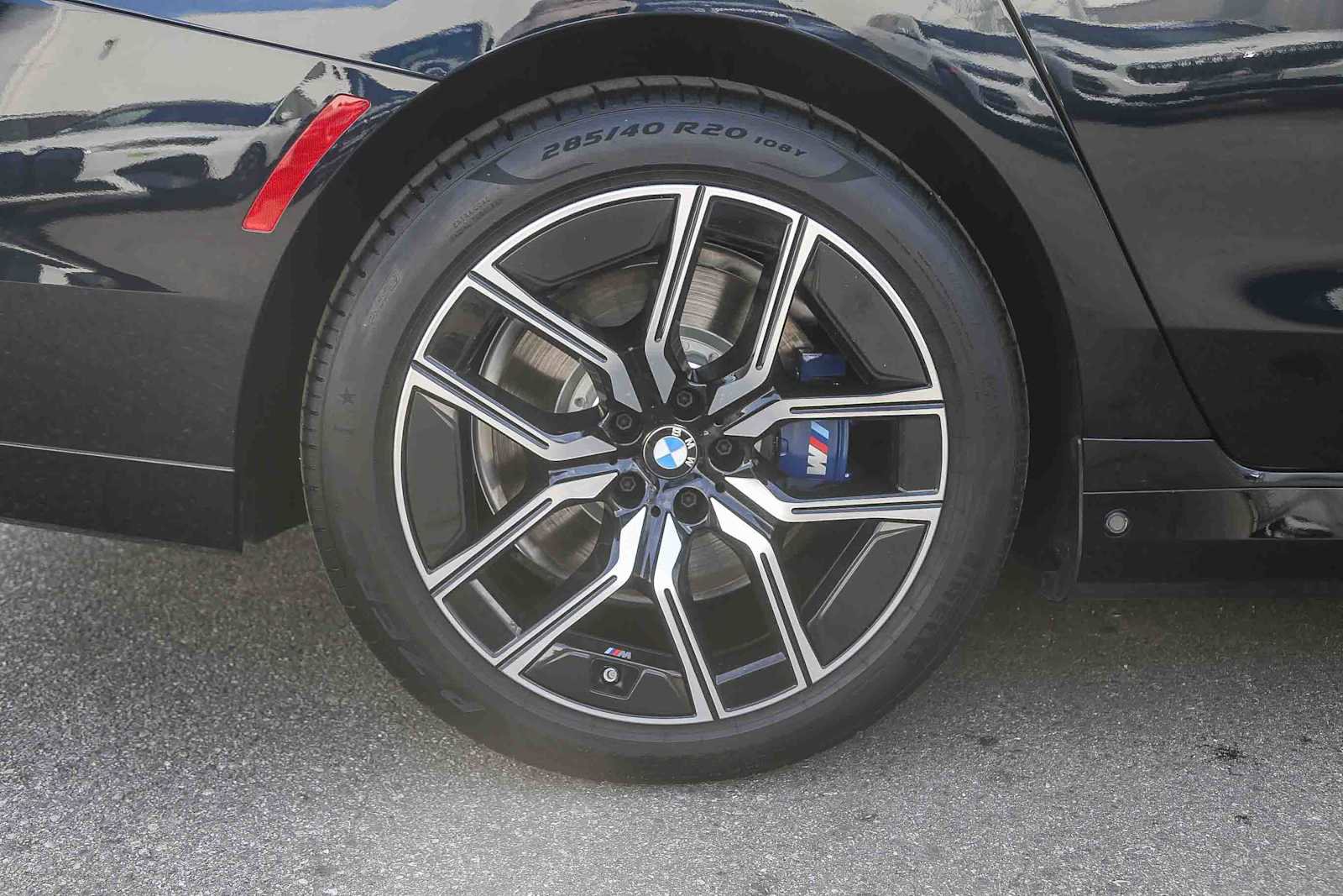 Used 2025 BMW i7 M70 image 8