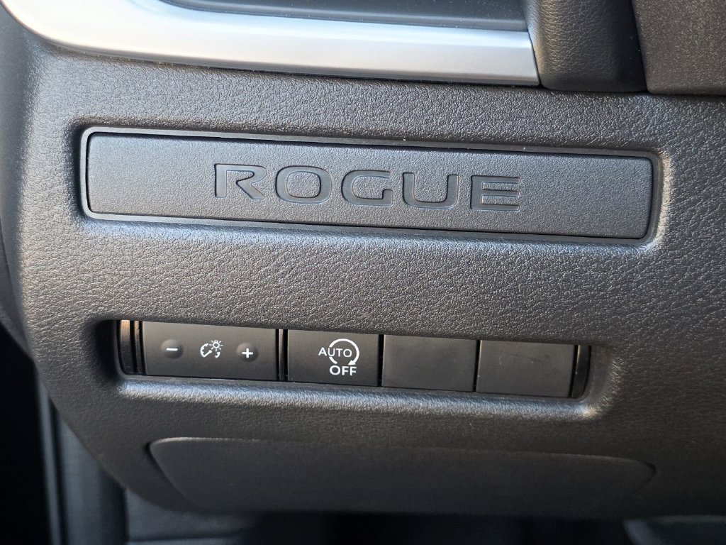 Used 2023 Nissan Rogue S FWD image 25