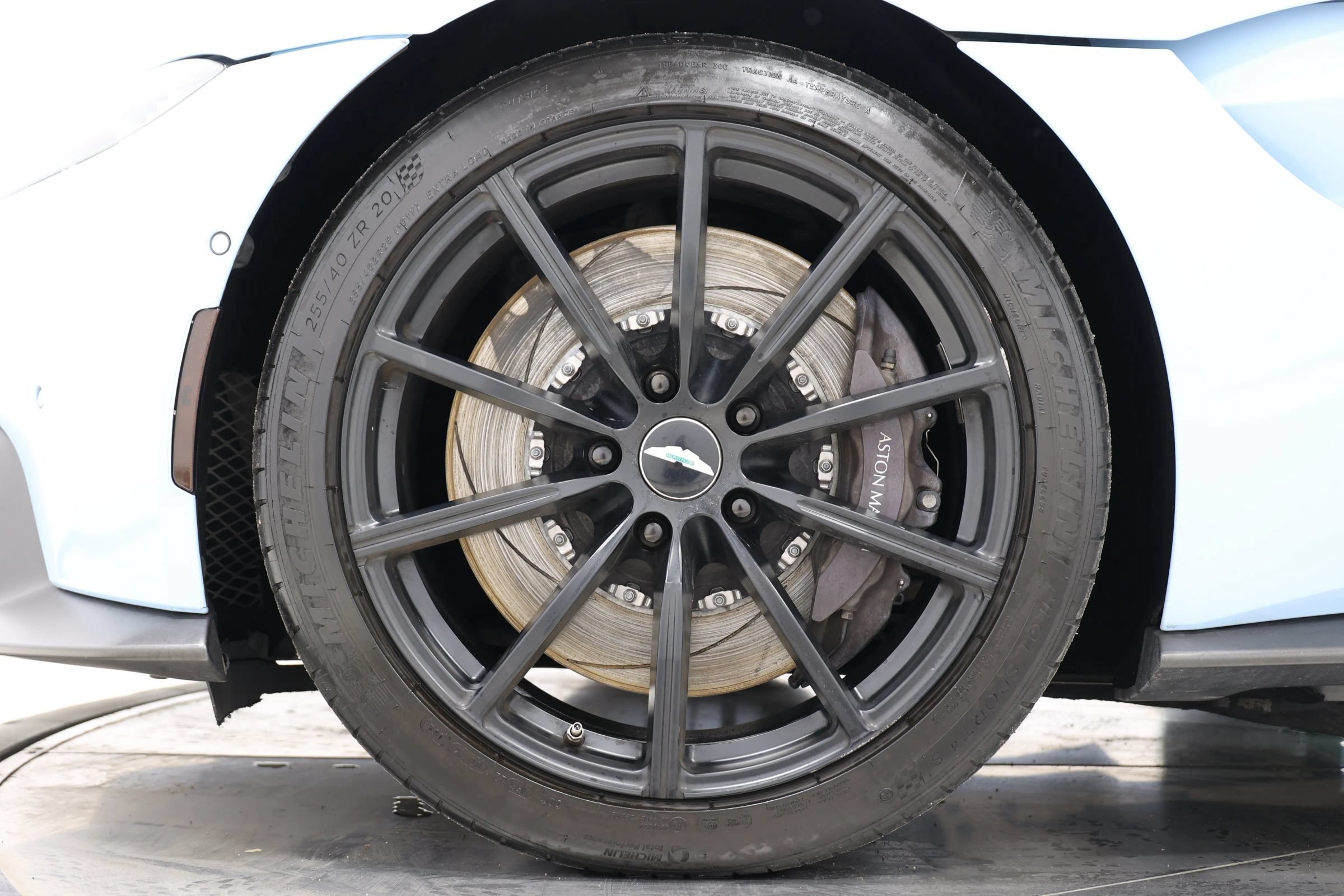 Used 2020 Aston Martin V8 Vantage Coupe RWD image 96