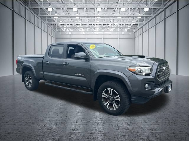Used 2016 Toyota Tacoma TRD Sport w/ Towing Package AWD/4WD image 17
