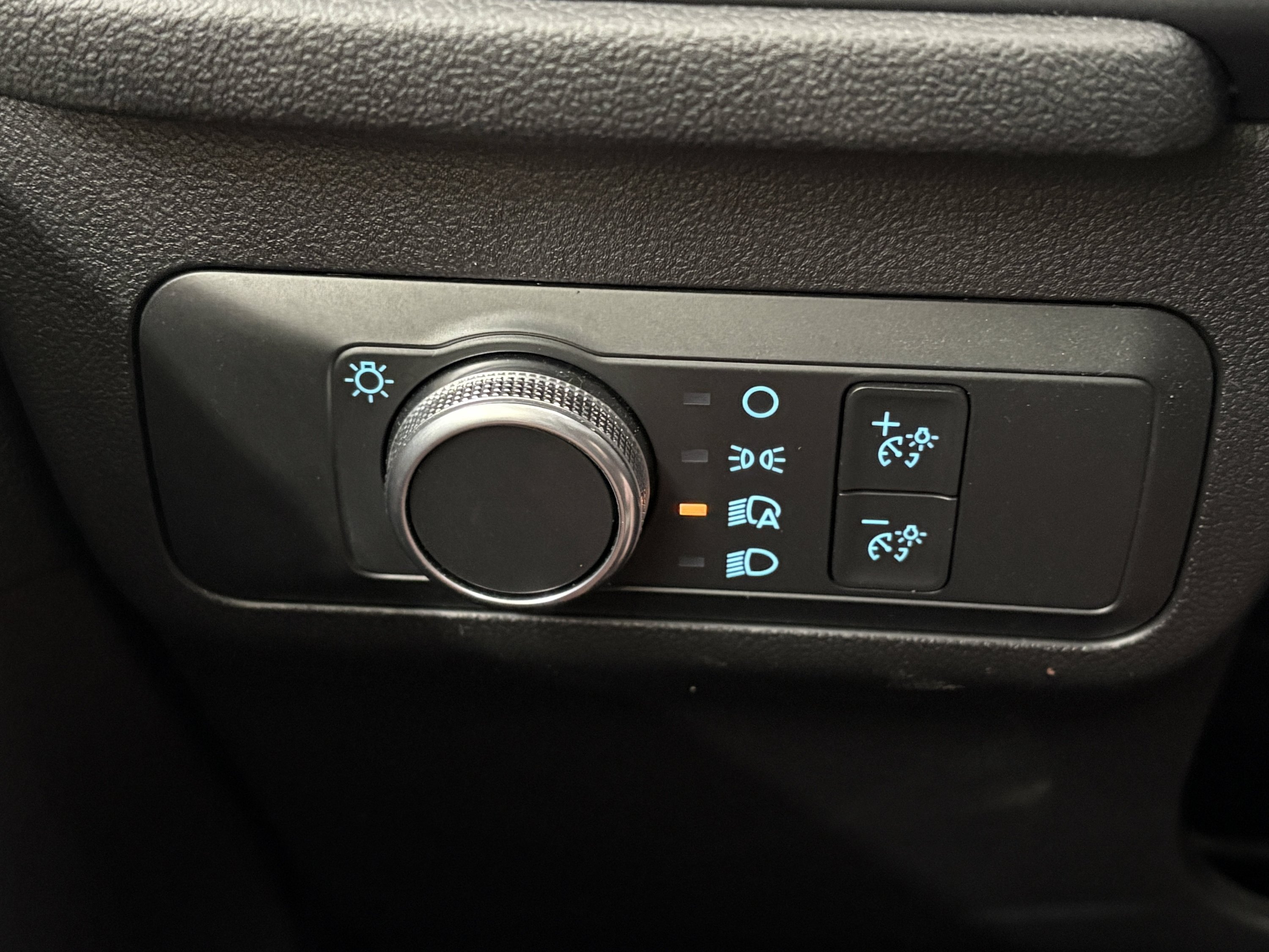 Used 2022 Ford Escape S AWD/4WD image 17