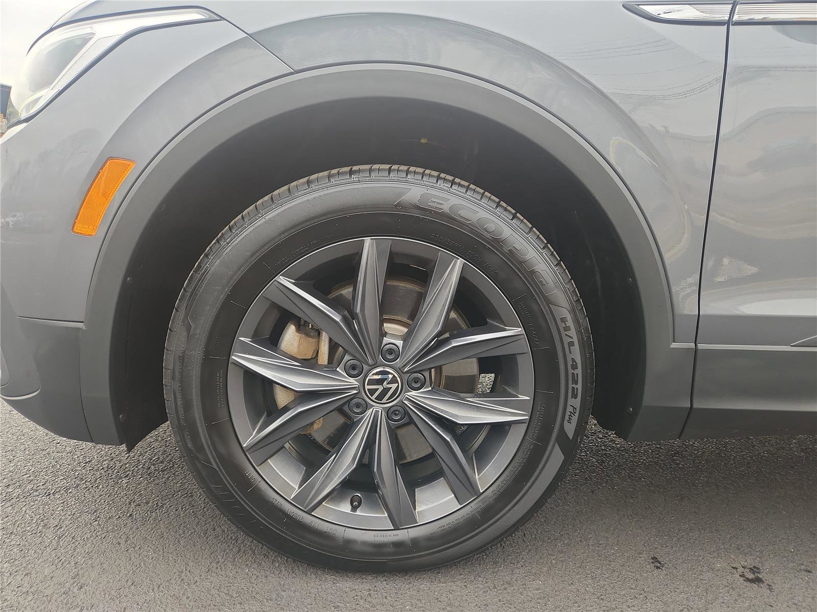 Certified 2024 Volkswagen Tiguan SE image 11