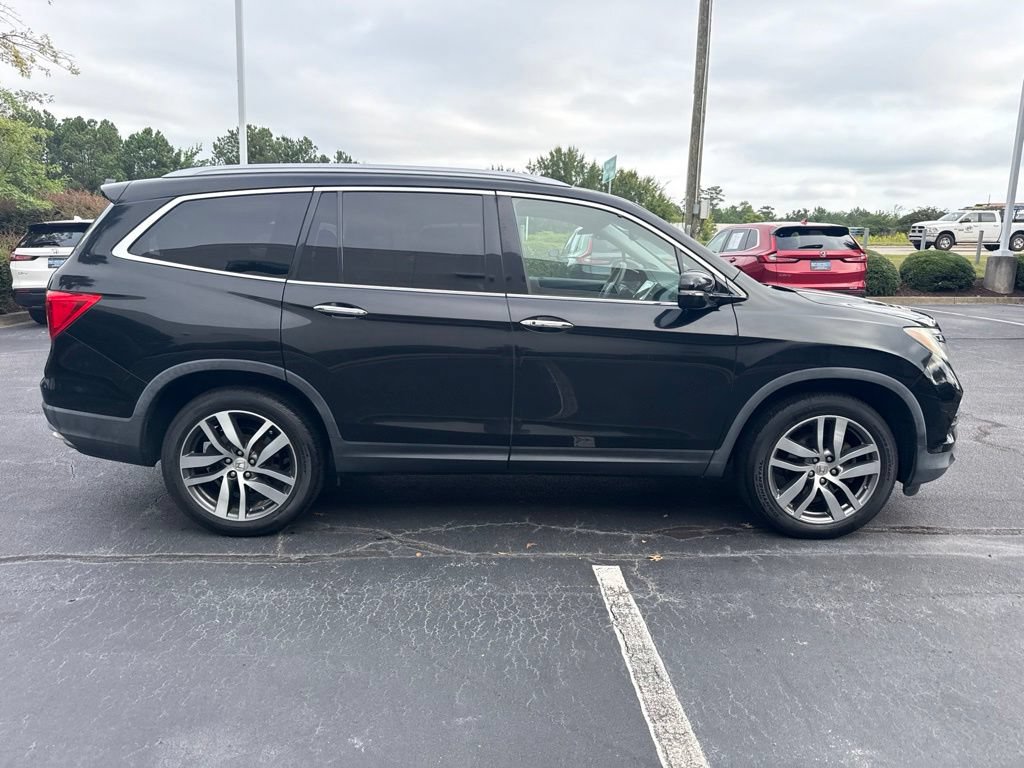 Certified 2017 Honda Pilot Elite image 2