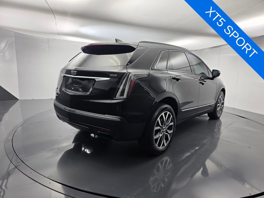 Used 2024 Cadillac XT5 Sportv w/ Technology Package AWD/4WD image 4