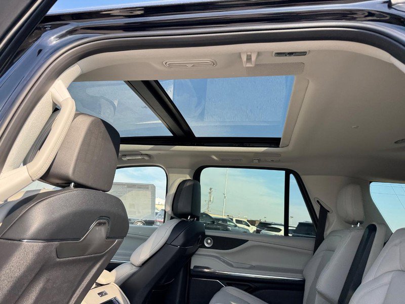 New 2025 Lincoln Navigator Reserve image 11