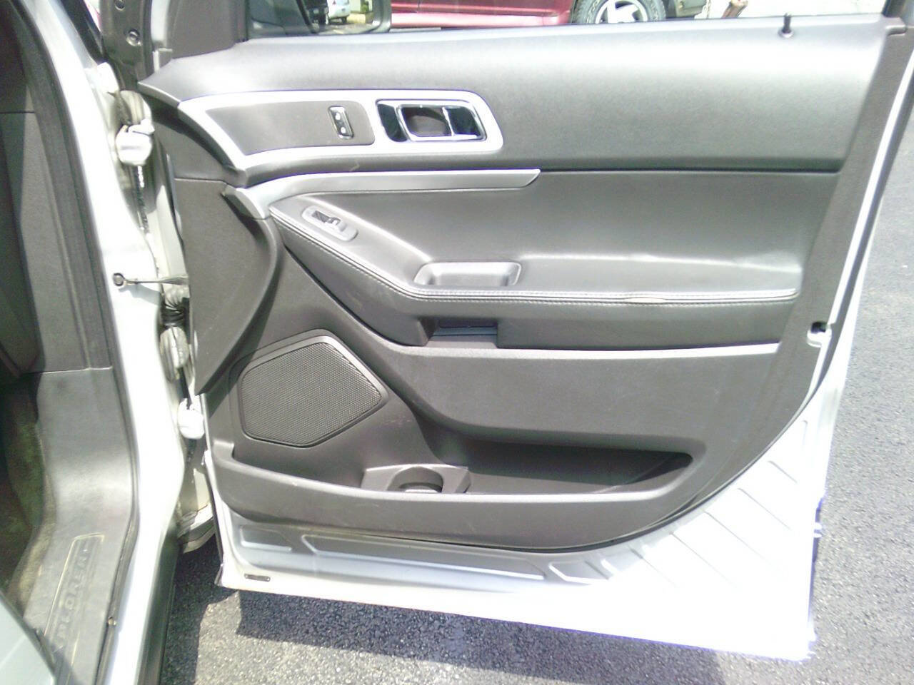 Used 2012 Ford Explorer XLT image 19