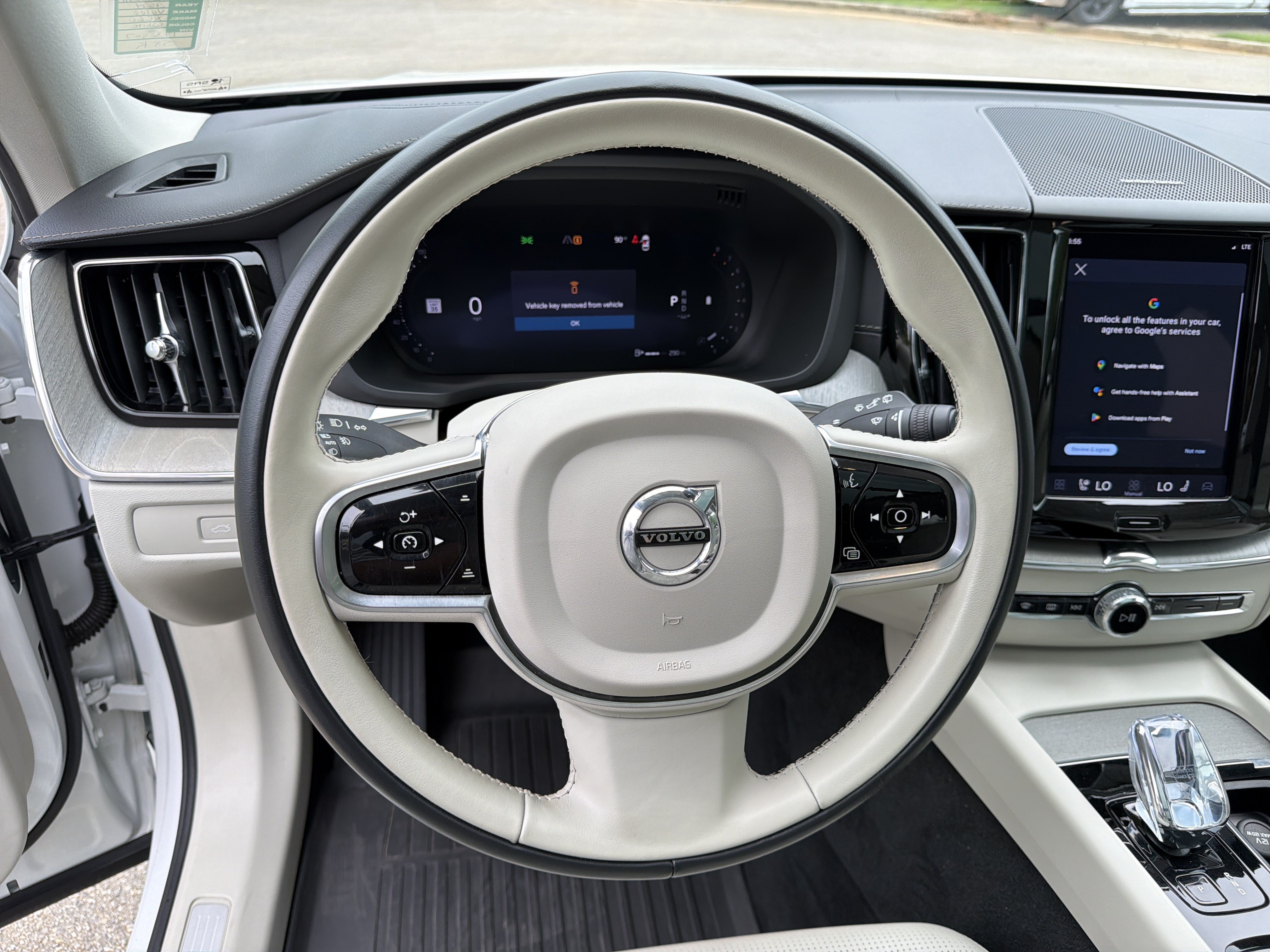 Used 2024 Volvo XC60 B5 Ultimate w/ Protection Package Premier AWD/4WD image 24