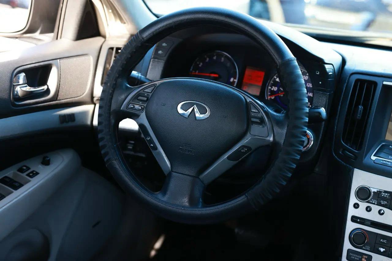 Used 2009 INFINITI G37 Journey w/ Premium Pkg image 28