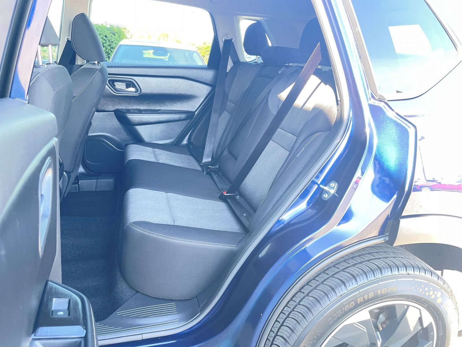 Used 2025 Nissan Rogue SV image 39