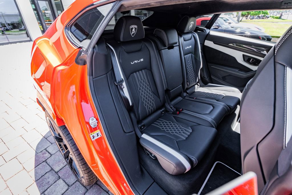 Used 2024 Lamborghini Urus S AWD/4WD image 40