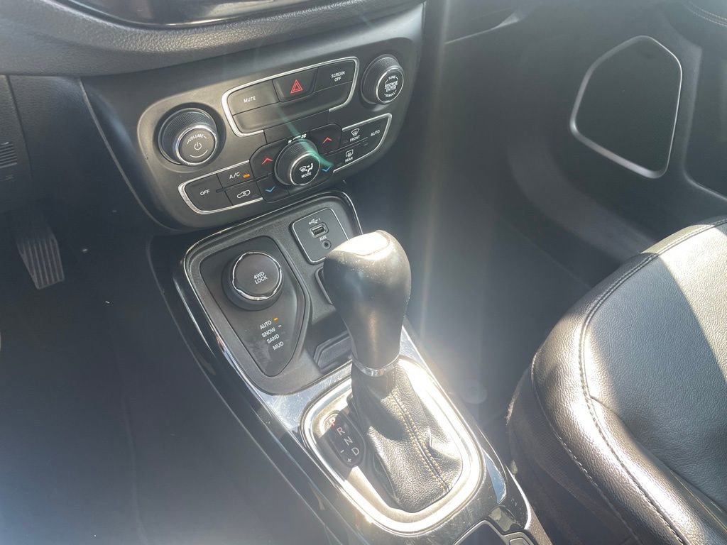 Used 2020 Jeep Compass Limited AWD/4WD image 18