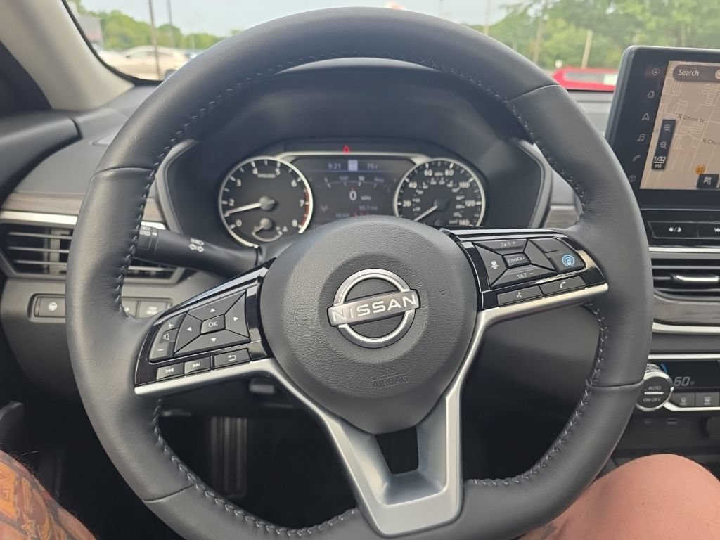 Used 2025 Nissan Altima 2.5 SL FWD image 19