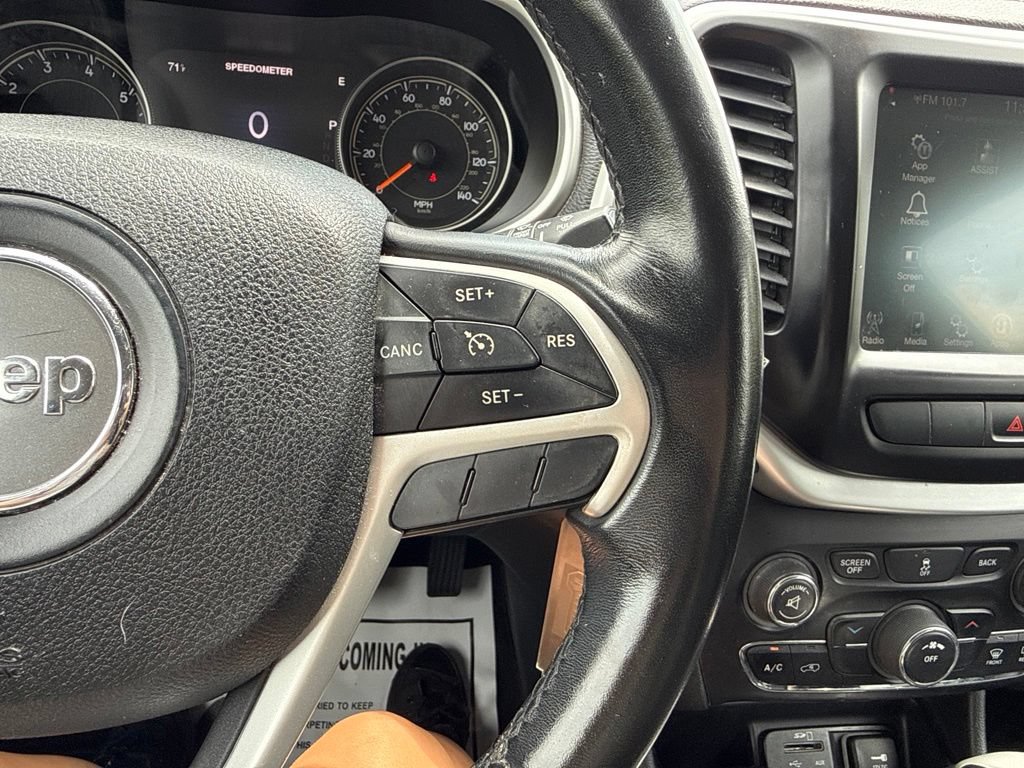 Used 2015 Jeep Cherokee Trailhawk AWD/4WD image 36