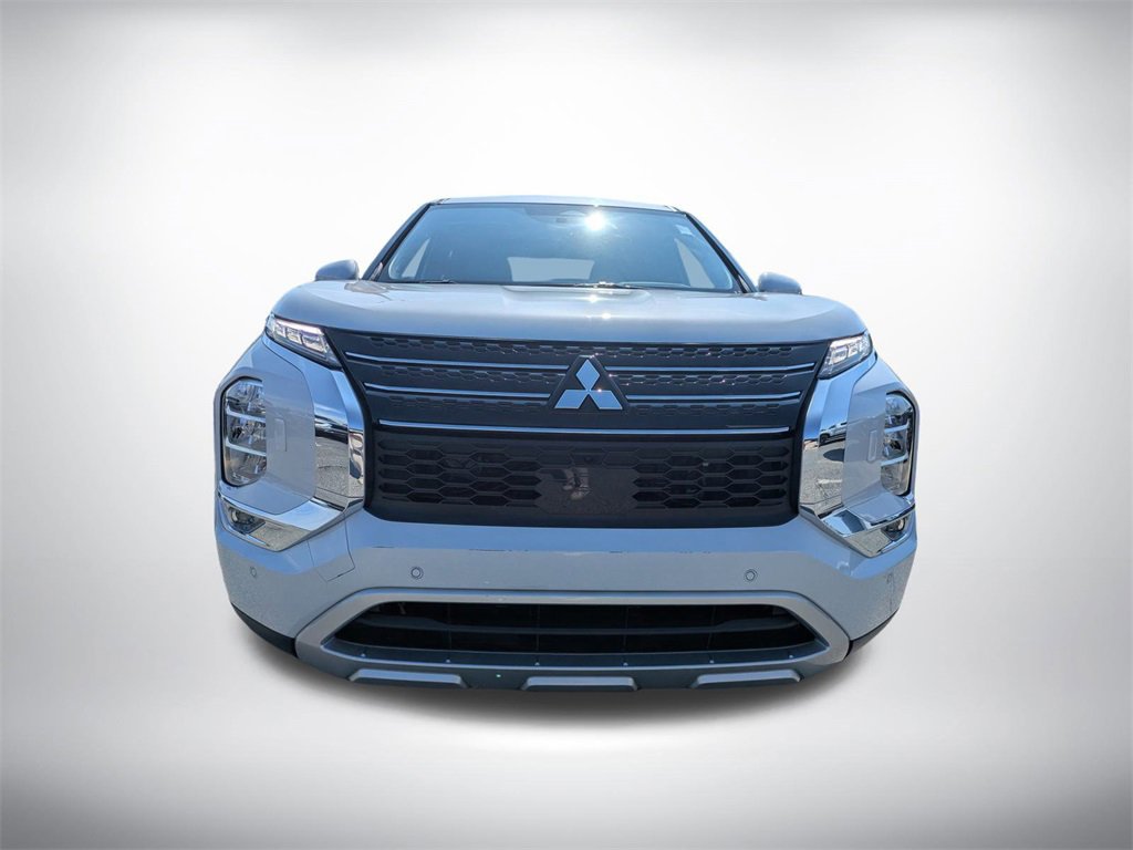 New 2025 Mitsubishi Outlander SE image 8