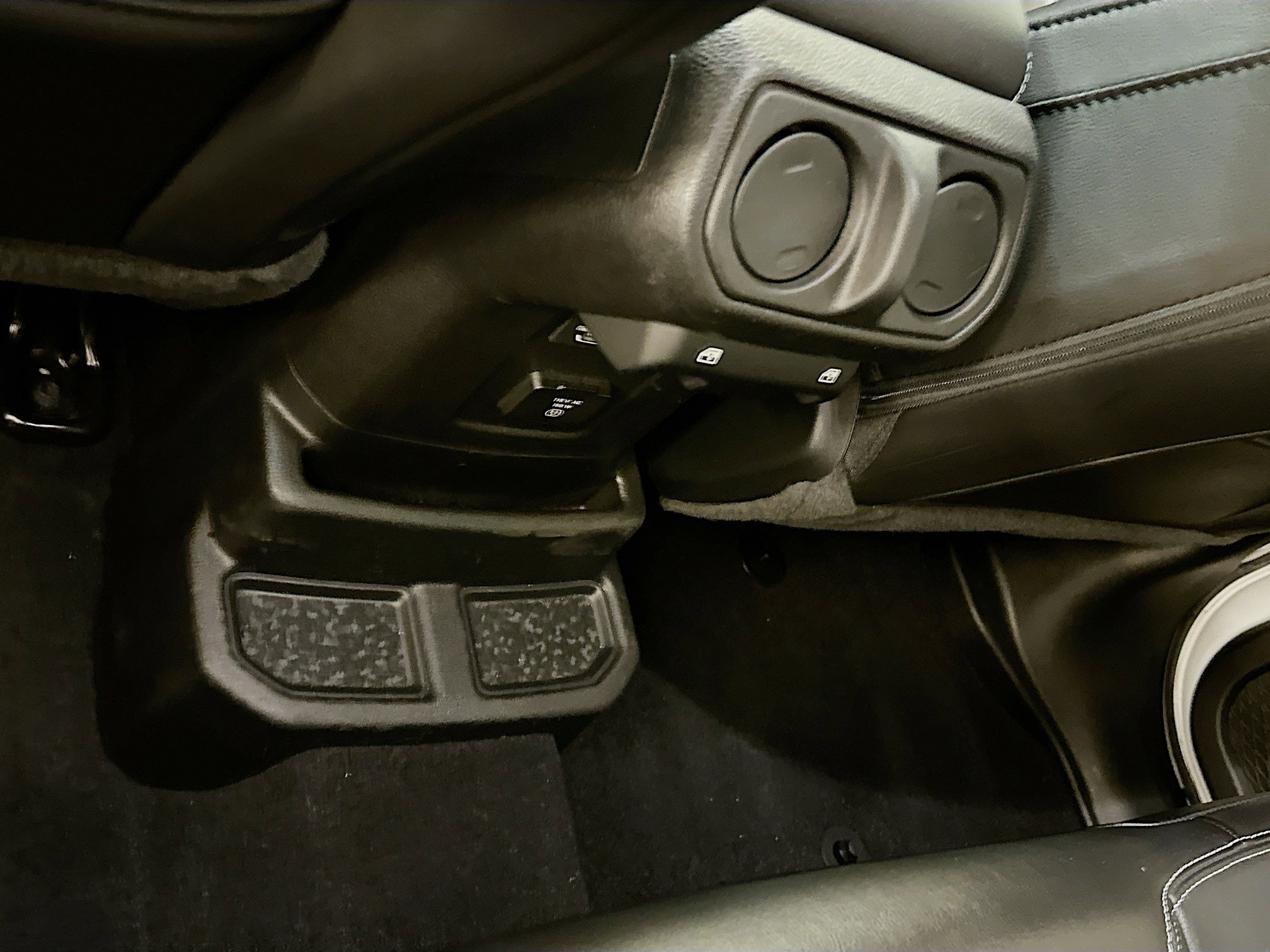 Used 2023 Jeep Wrangler Sahara image 28