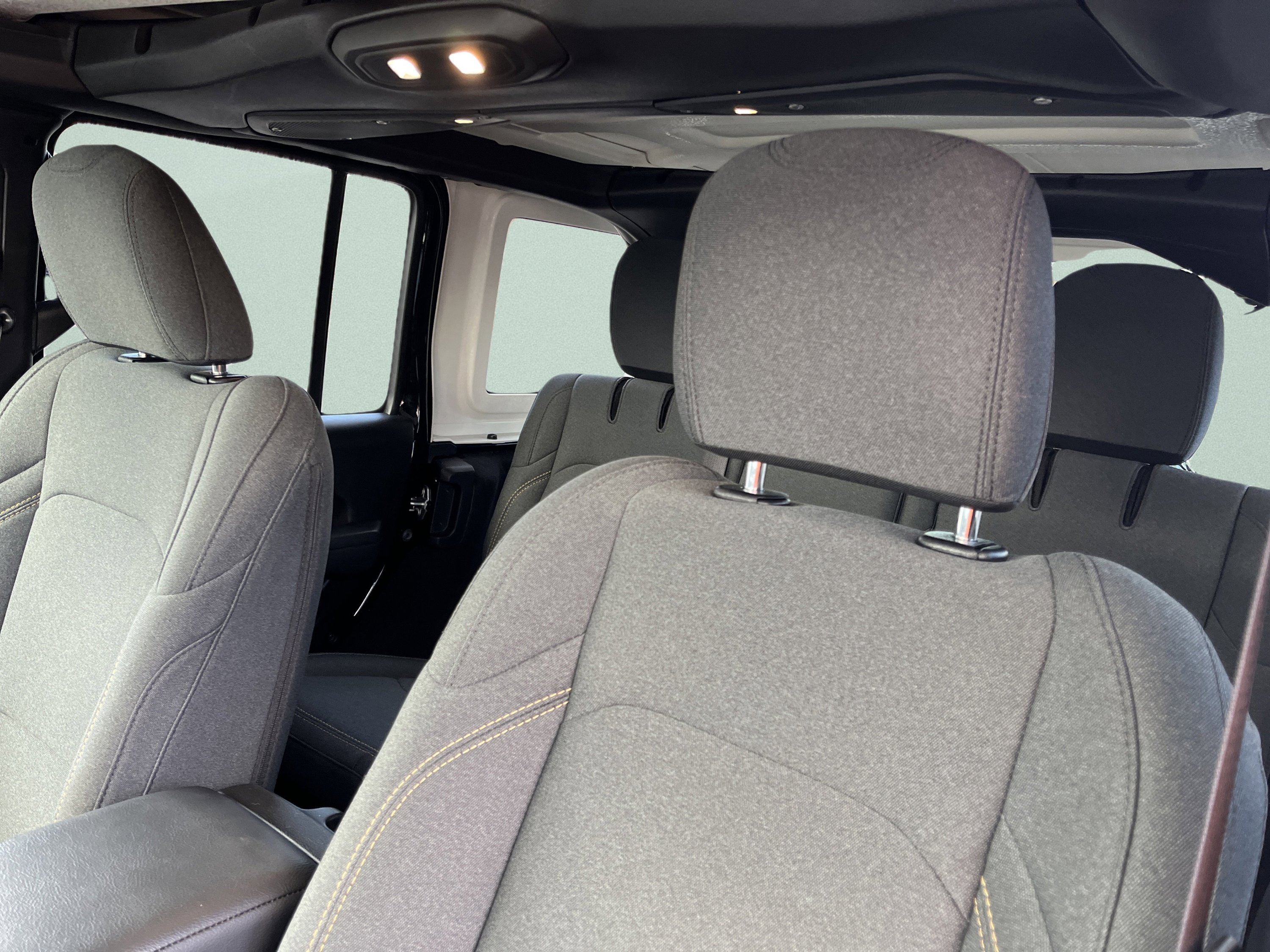 Used 2025 Jeep Wrangler Willys image 25