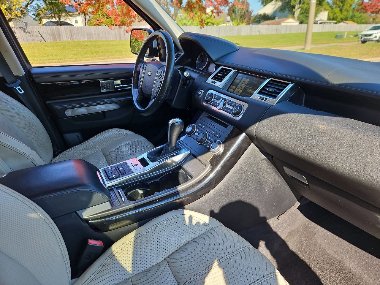 Used 2013 Land Rover Range Rover Sport HSE LUX image 17
