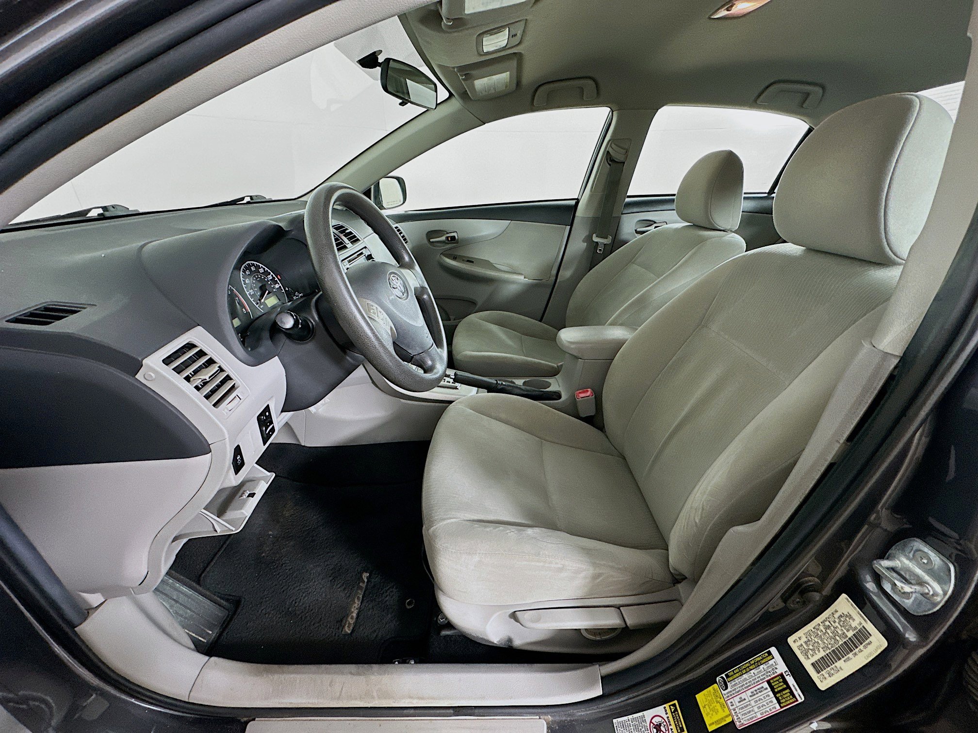 Used 2013 Toyota Corolla LE image 13