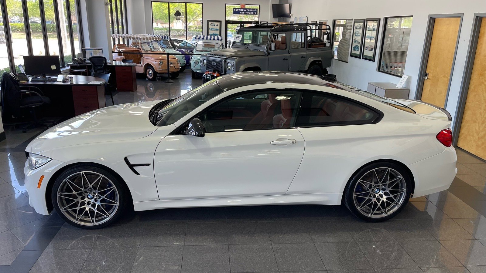 Used 2016 BMW M4 Coupe RWD image 2