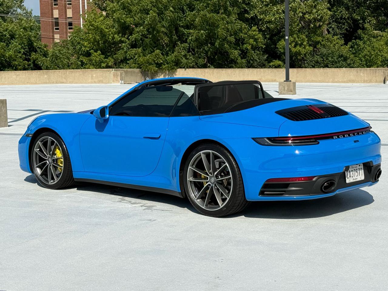 Used 2022 Porsche 911 Carrera w/ Premium Package RWD image 2
