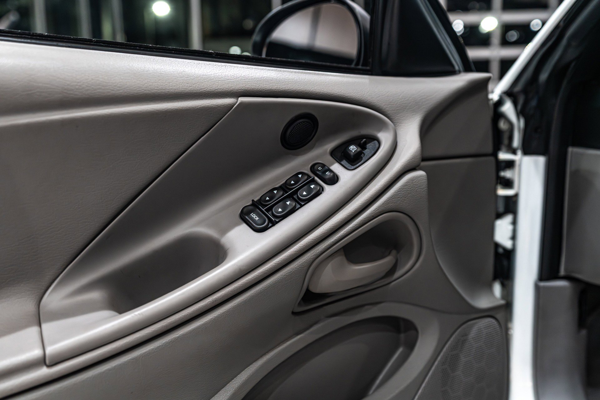 Used 1997 Ford Mustang Convertible image 29