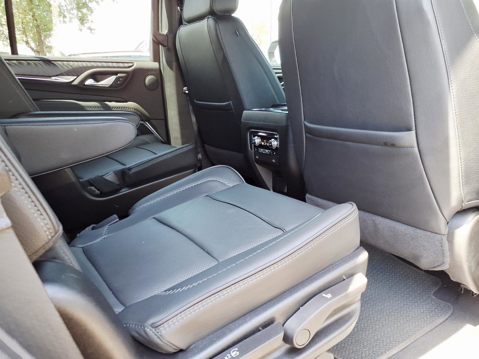 Used 2024 GMC Yukon Denali image 13