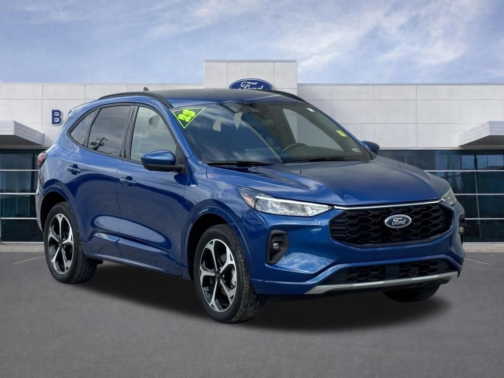 Used 2023 Ford Escape ST-Line Select w/ Tech Pack #2 image 2