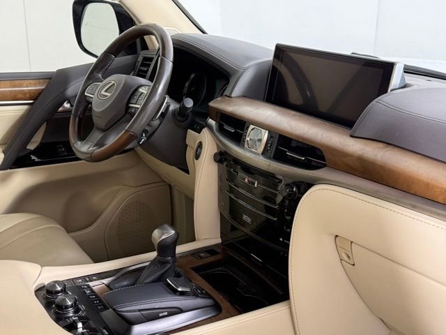 Used 2021 Lexus LX 570 4WD w/ Luxury Package image 36
