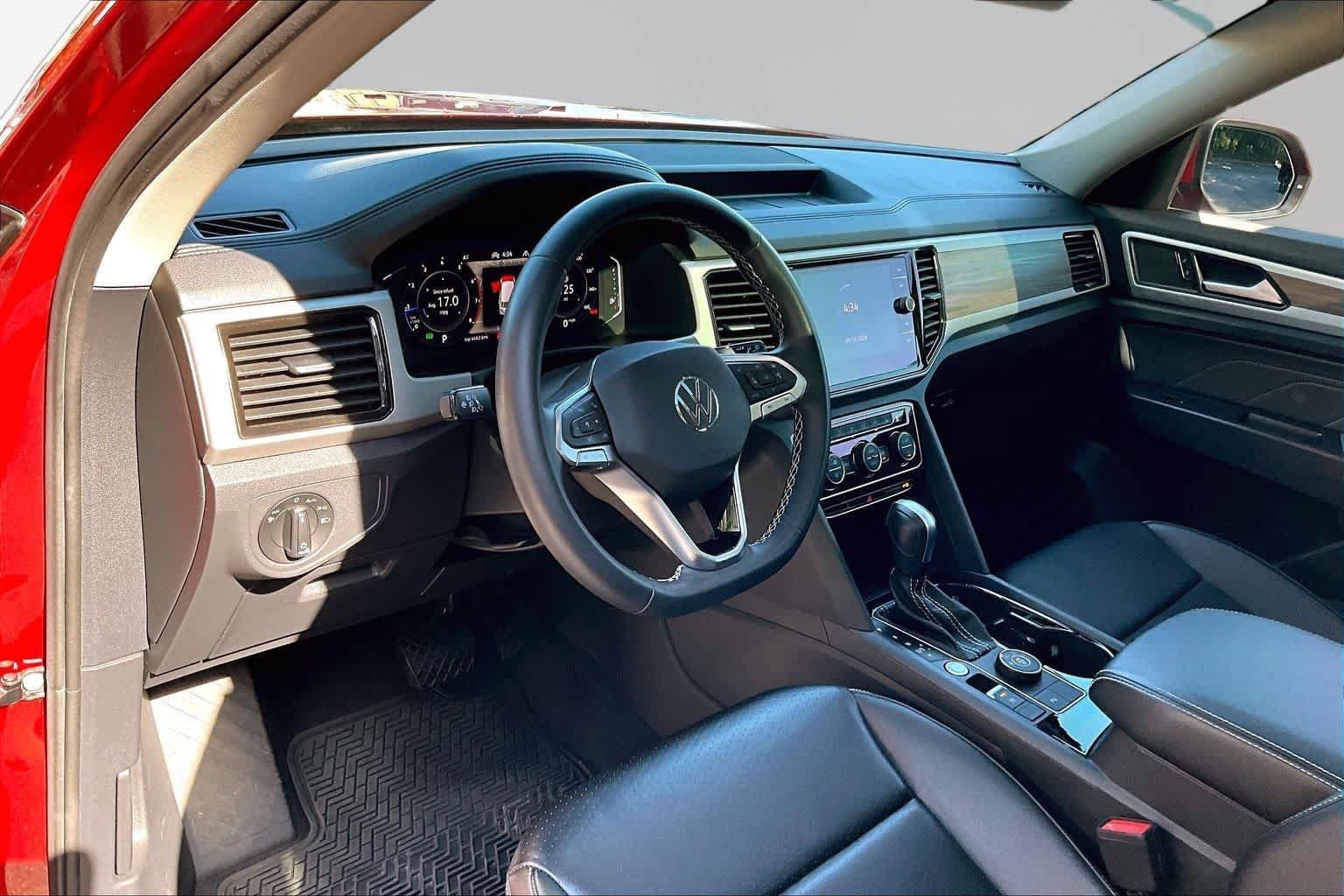 Used 2022 Volkswagen Atlas SEL AWD/4WD image 18