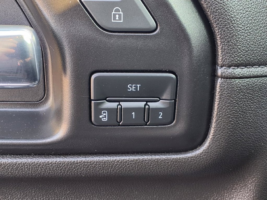Used 2022 Chevrolet Silverado 2500 High Country w/ Safety Package II AWD/4WD image 10