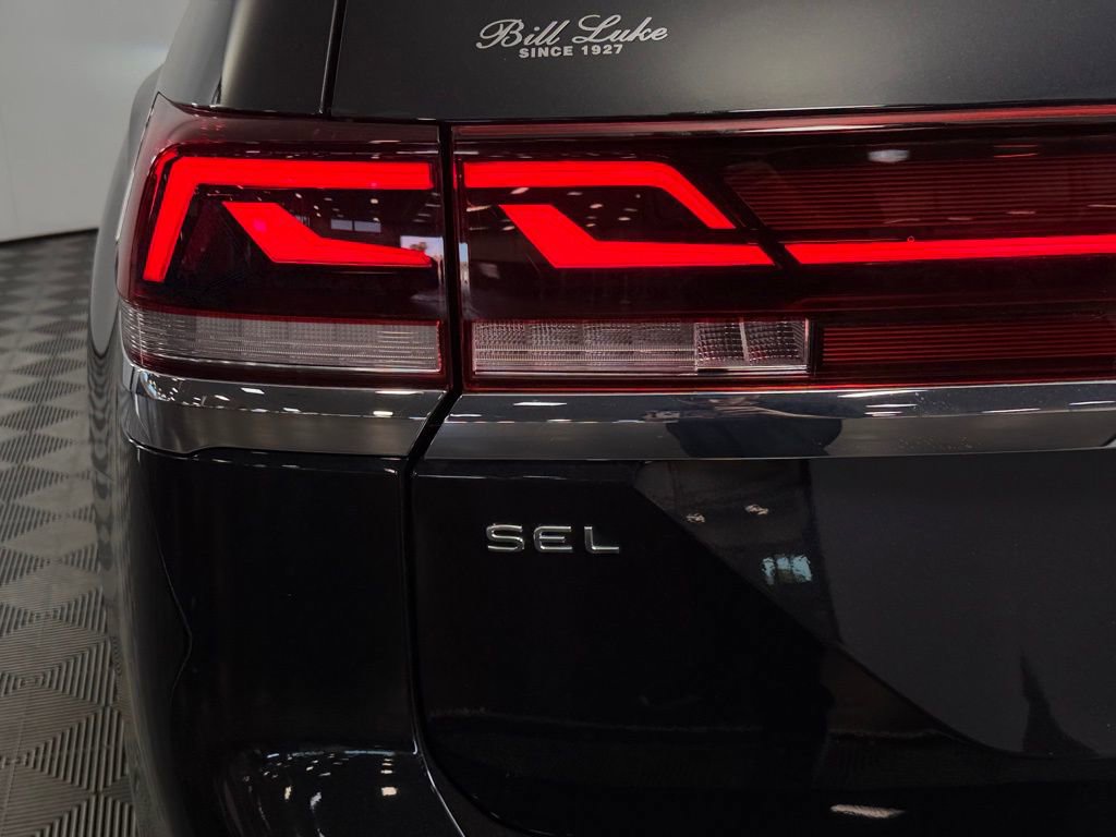 Used 2024 Volkswagen Atlas SEL Premium R-Line image 15