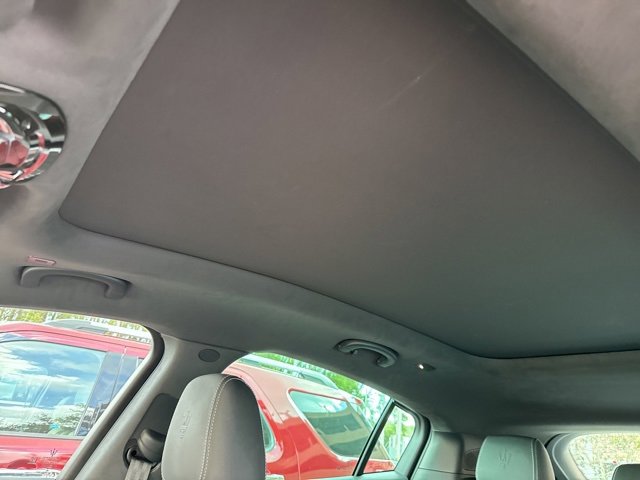 Used 2025 Maserati Grecale Modena image 14