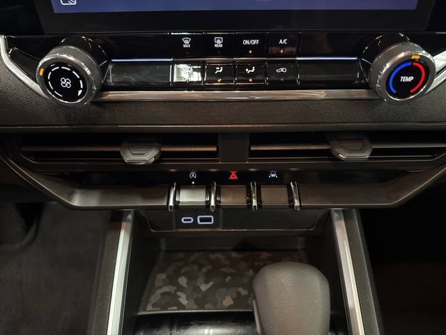 Used 2024 Chevrolet Colorado Trail Boss AWD/4WD image 16