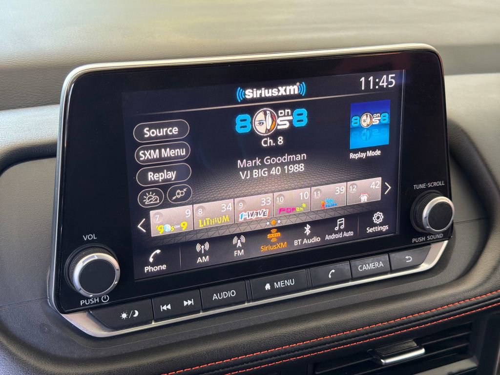 Used 2025 Nissan Rogue SV image 7