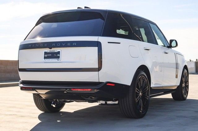 New 2025 Land Rover Range Rover SE image 4