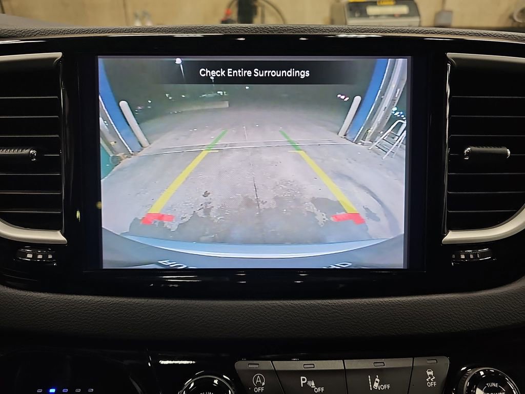 Used 2024 Chrysler Pacifica Touring-L image 21