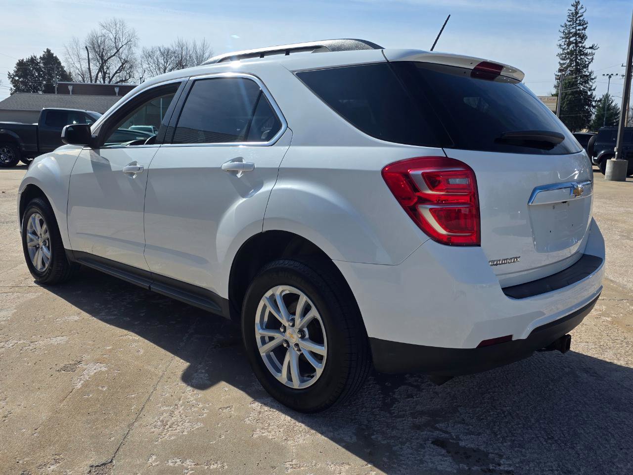Used 2017 Chevrolet Equinox LT w/ Convenience Package image 15