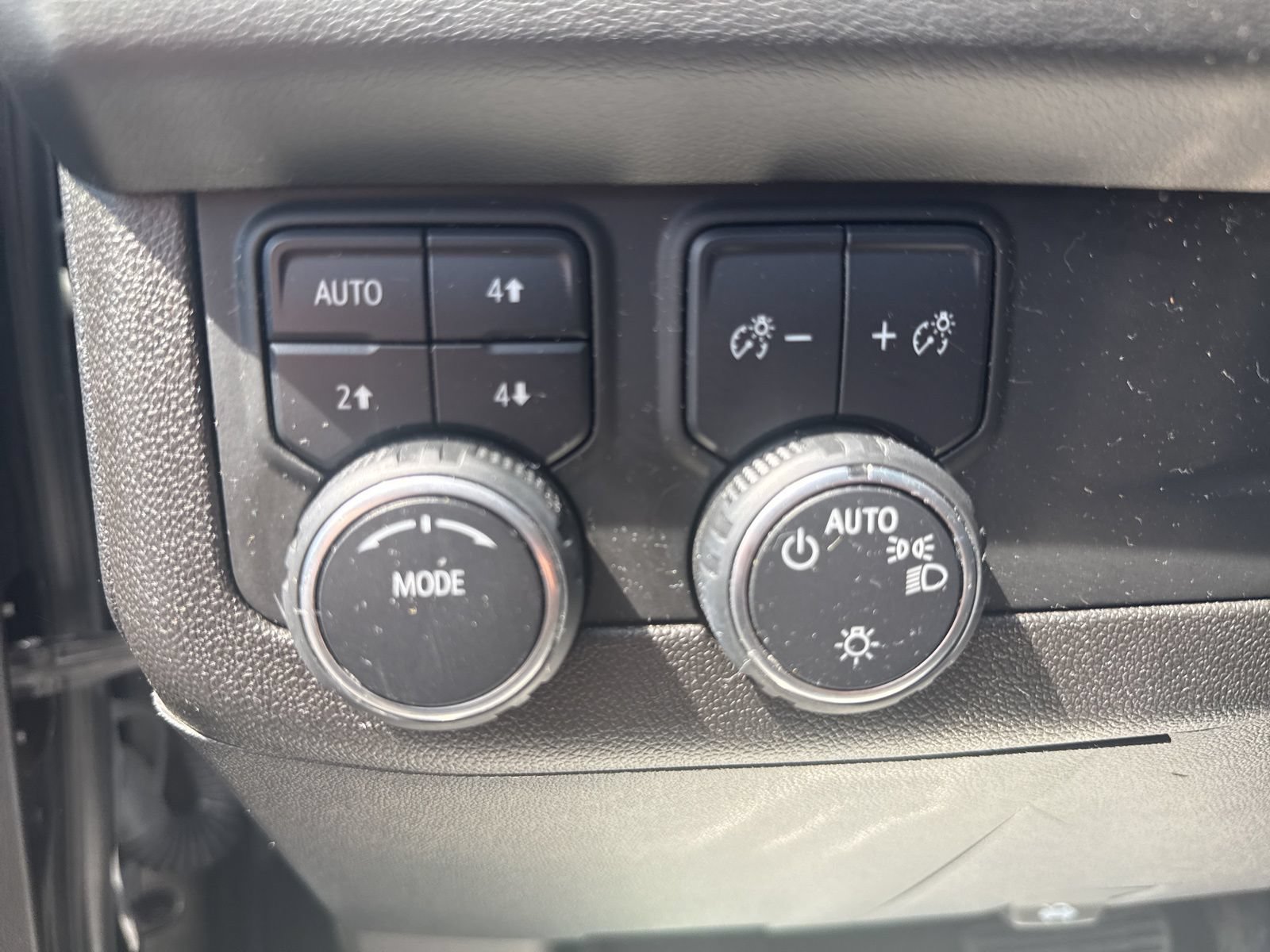 Used 2021 Chevrolet Tahoe Premier AWD/4WD image 13