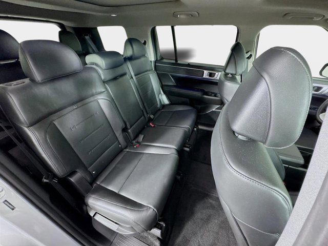 Used 2024 Hyundai Santa Fe Limited image 31