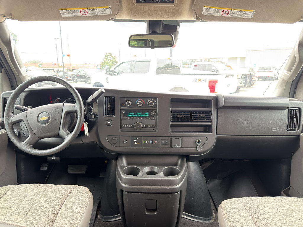 Used 2025 Chevrolet Express 3500 LT w/ LT Preferred Equipment Group RWD image 10