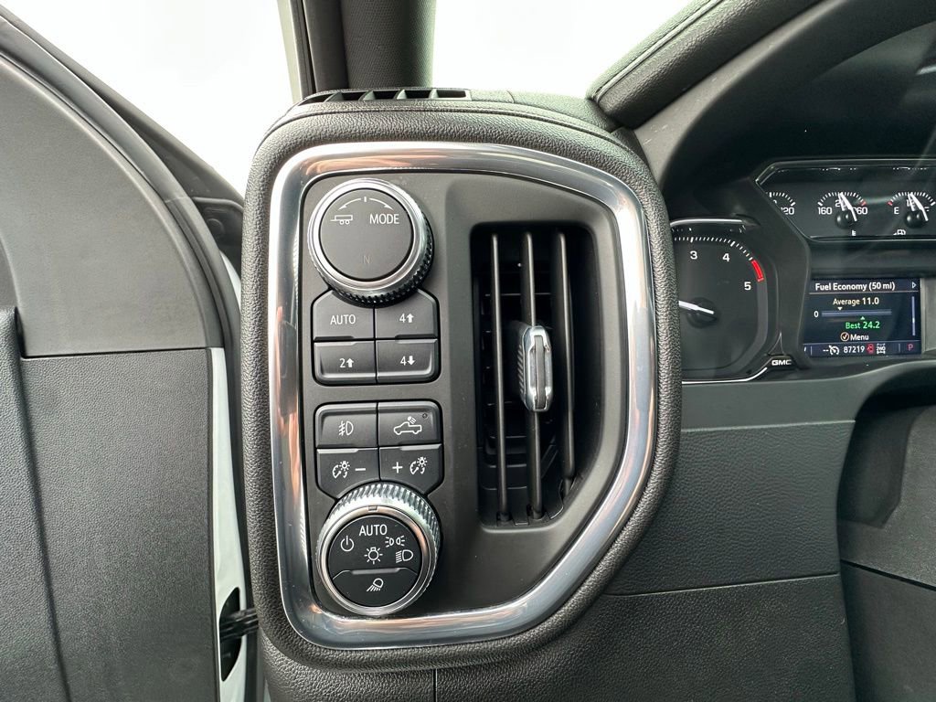 Used 2021 GMC Sierra 2500 AT4 w/ Gooseneck/5TH Wheel Package image 3