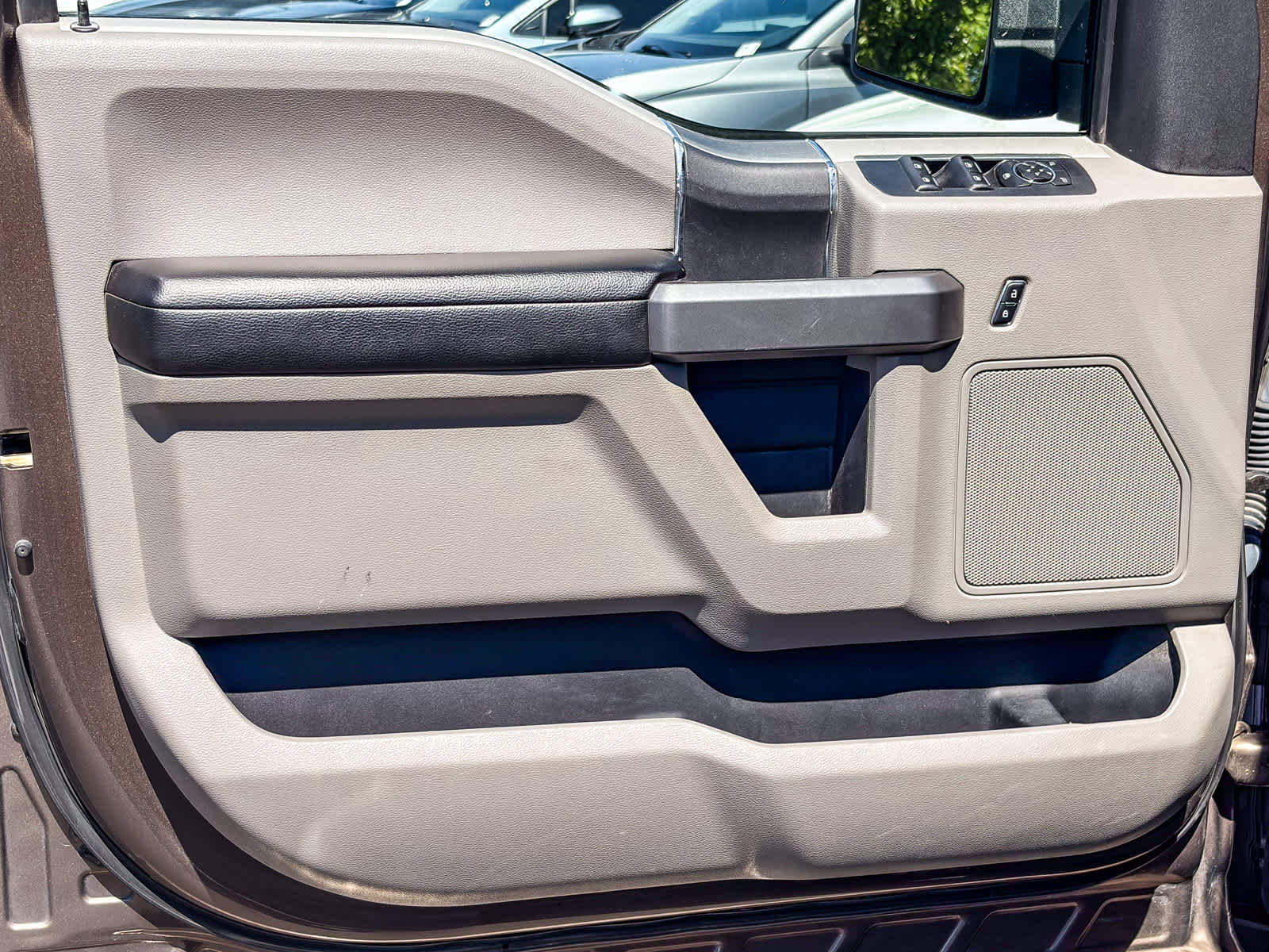 Used 2017 Ford F150 XLT image 19