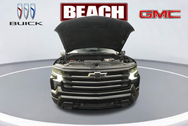 Used 2025 Chevrolet Silverado 1500 High Country w/ High Country Premium Package AWD/4WD image 9