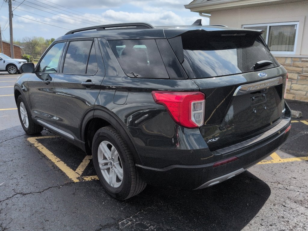 Used 2023 Ford Explorer XLT w/ Equipment Group 202A image 4