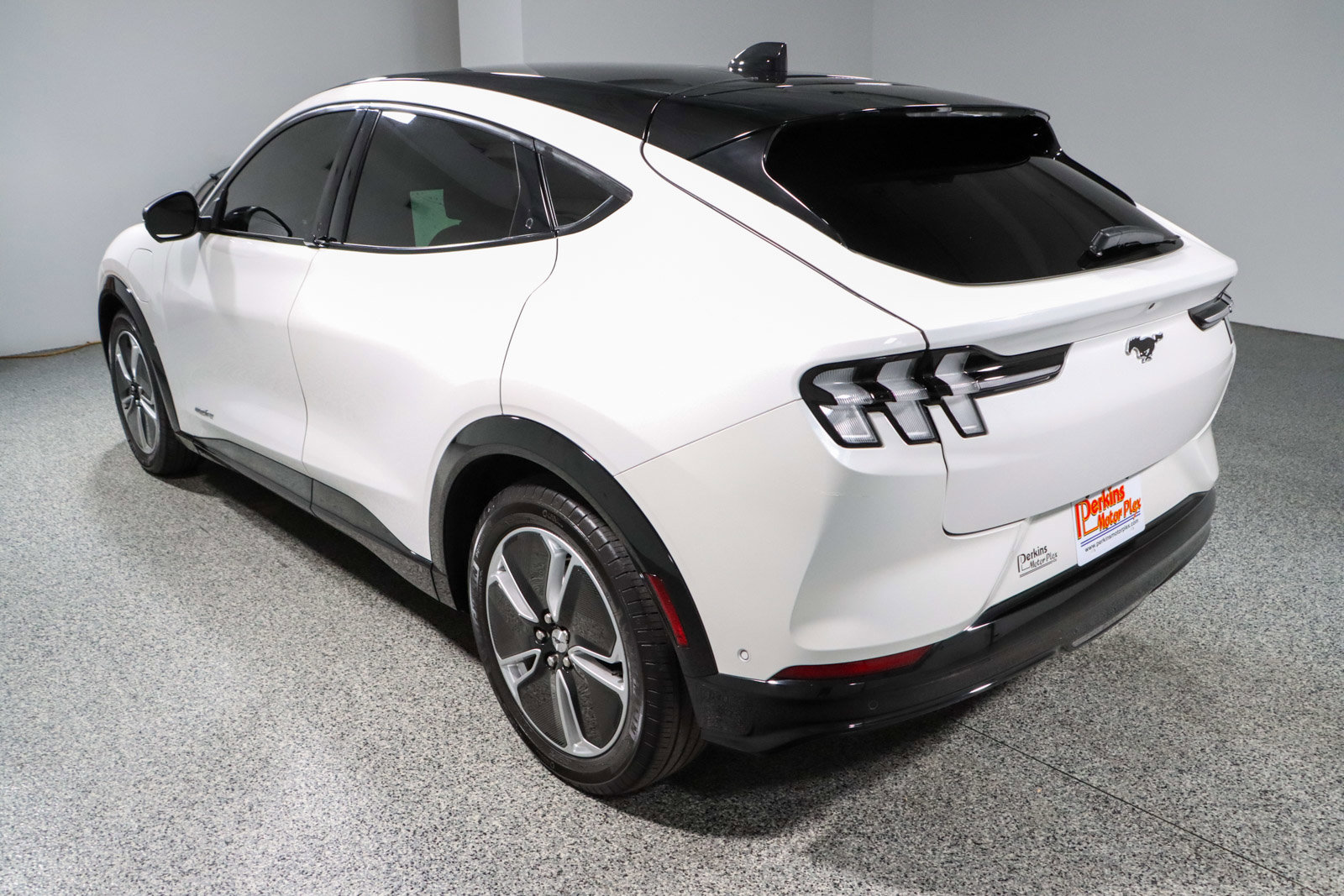 Used 2023 Ford Mustang Mach-E Premium image 9