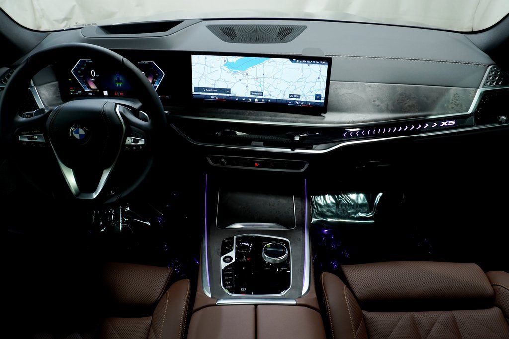 Used 2026 BMW X5 xDrive40i w/ Executive Package image 16