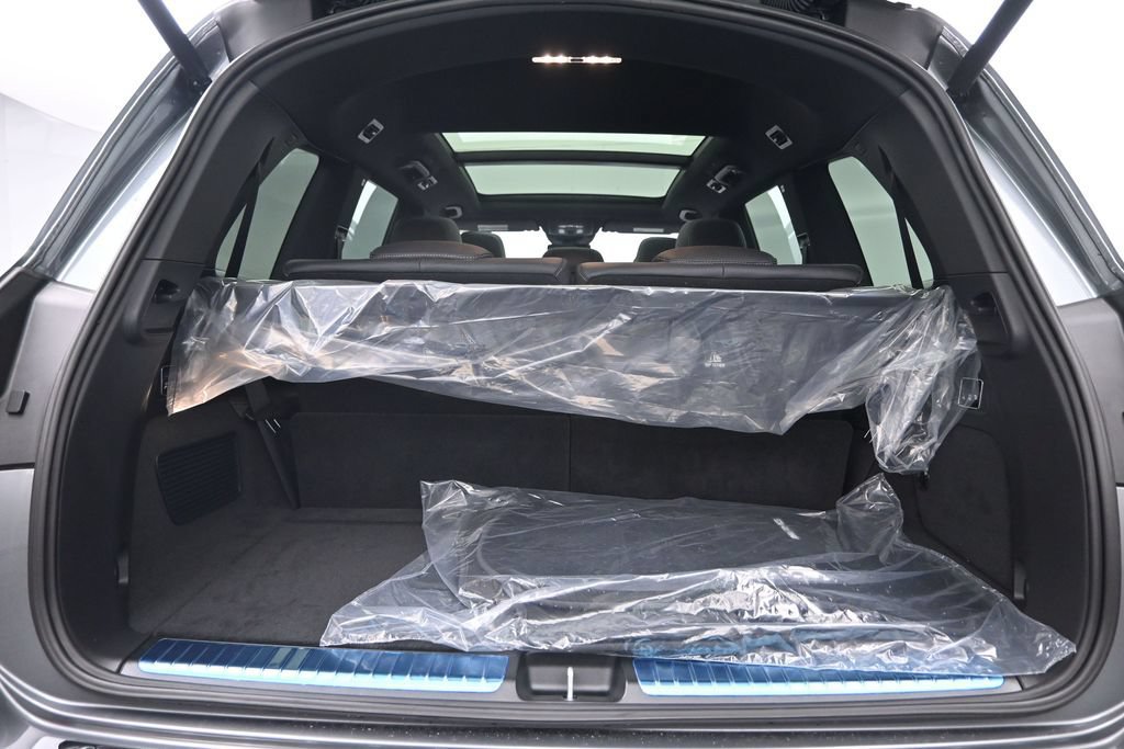 New 2026 Mercedes-Benz GLS 580 4MATIC image 23