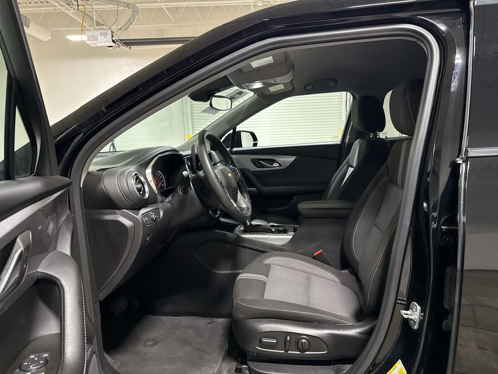 Used 2025 Chevrolet Blazer LT FWD image 19