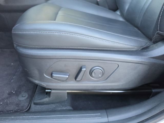 Certified 2025 Kia Sorento S FWD image 16