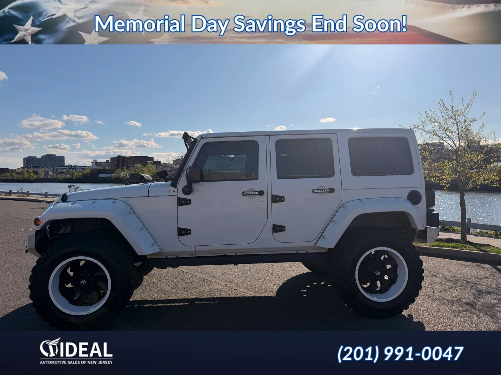 Used 2016 Jeep Wrangler Unlimited Sahara w/ Connectivity Group AWD/4WD image 5